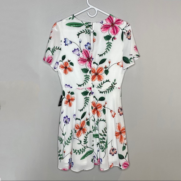 Express Floral Fit & Flare Short Sleeve Dress - Picture 2 of 8